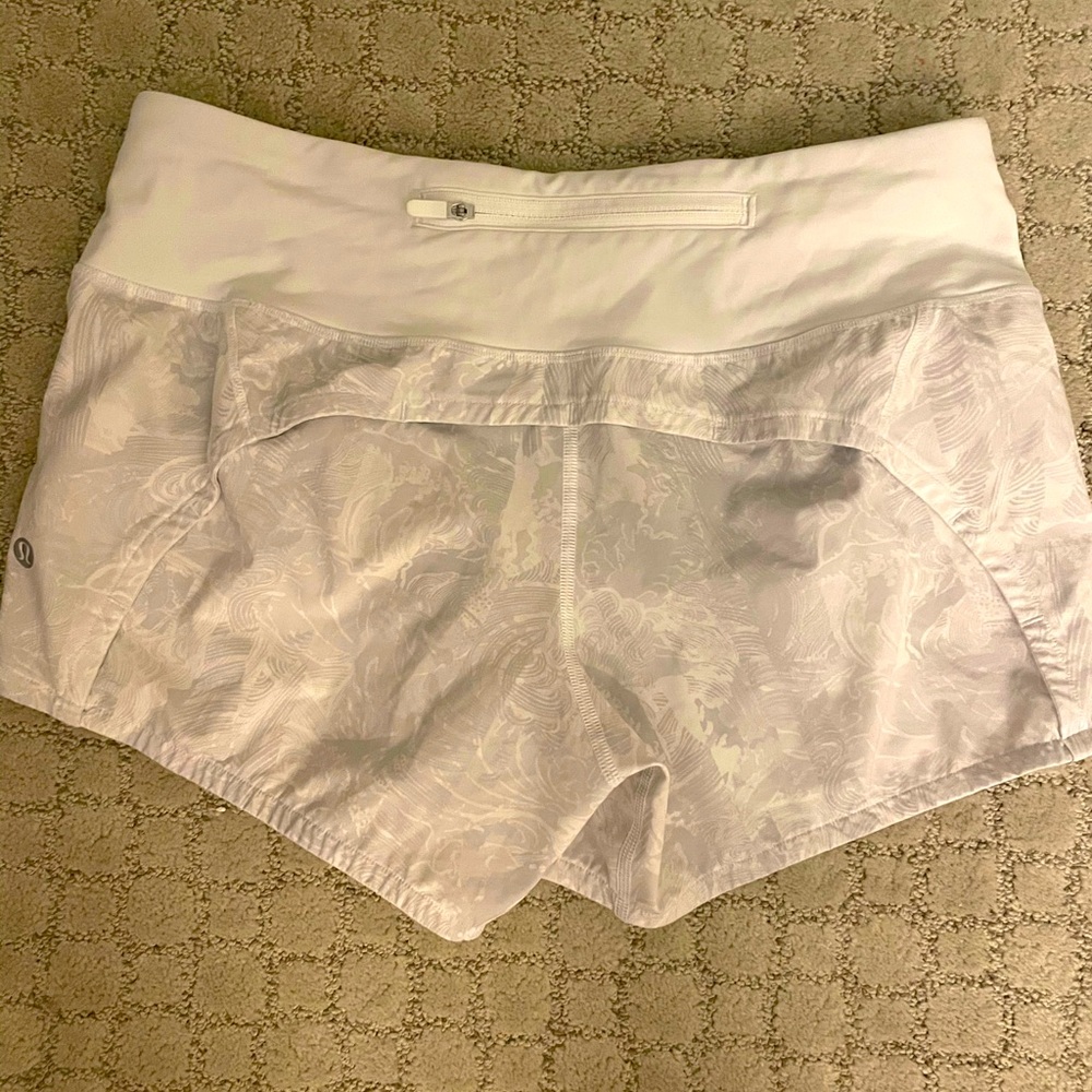 LuluLemon Speed Up short